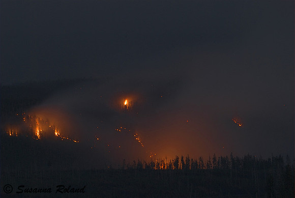 ANTELOPE FIRE AT NIGHT_2SR1158